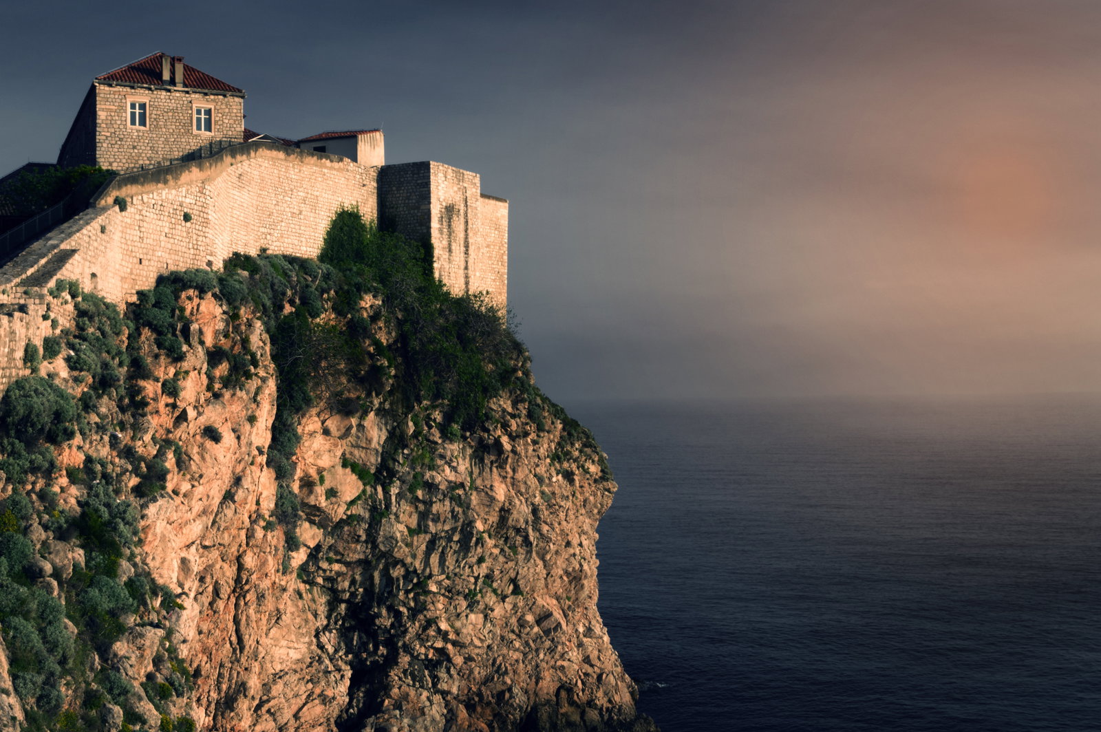 HRDBV - Dubrovnik - Cliff.jpg