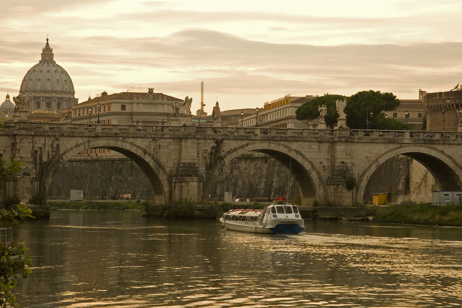 Civitavecchia — ITROM - Rome - S.Pietro & S.Angelo Bridge - Fototeca ENIT .jpg