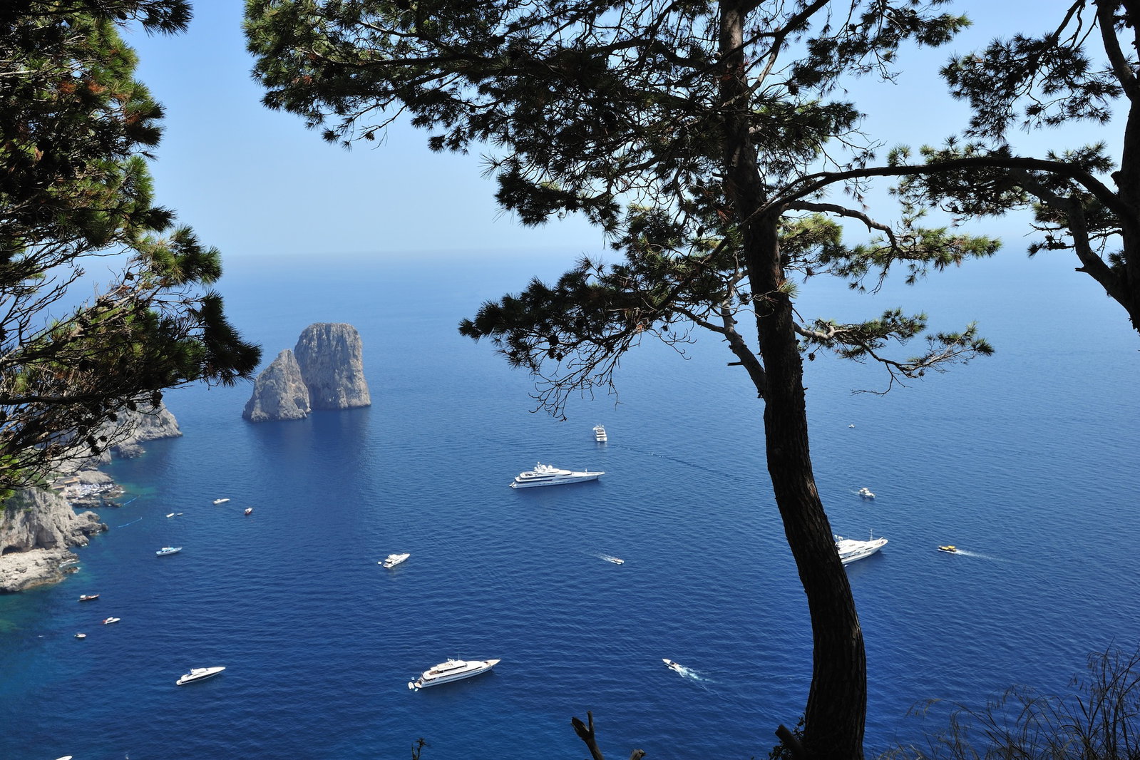 ITNAP - Naples - Stacks in Capri - FOTOTECA ENIT.jpg