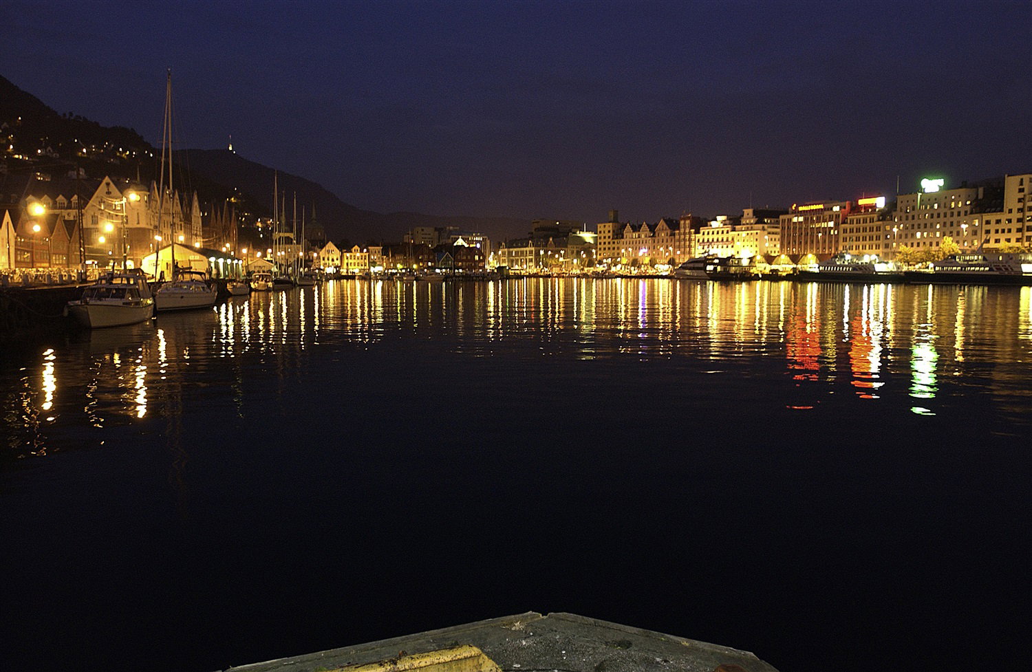 Bergen — NOBGO - Bergen at night - Gaby Bohle, Innovation Norway.jpg
